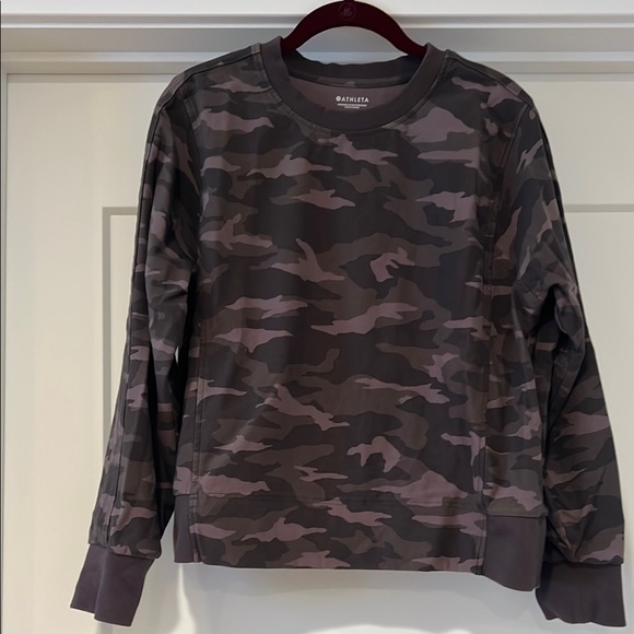 Athleta Sweaters - Athleta Camo Long Sleeve Sweater